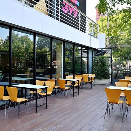 Отель Anya Nana At Sukhumvit Бангкок Экстерьер фото